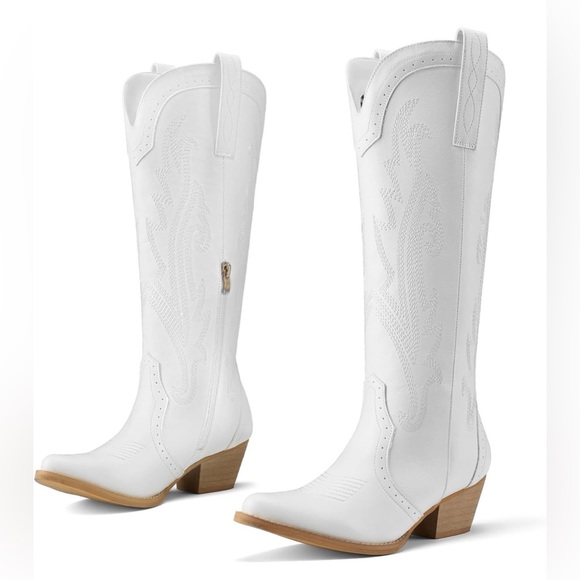 Women’s white Embroidered Knee-High cowboy boots - Picture 6 of 8